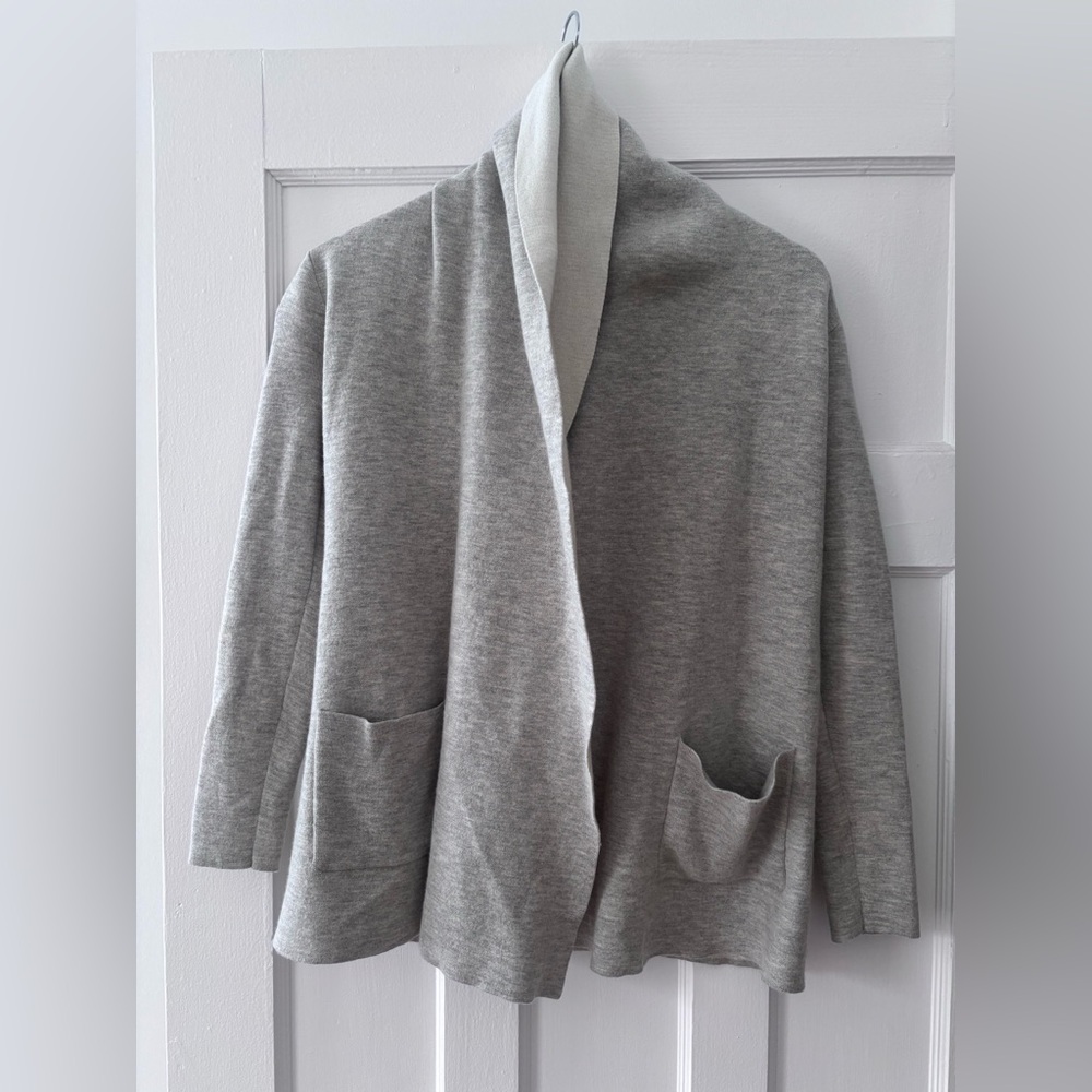 Aritzia Babaton Gray and White Women's Cardigan